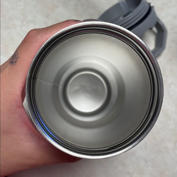 Stanley 30oz/887mL ice flow flip straw bottle - Picture 8 of 9